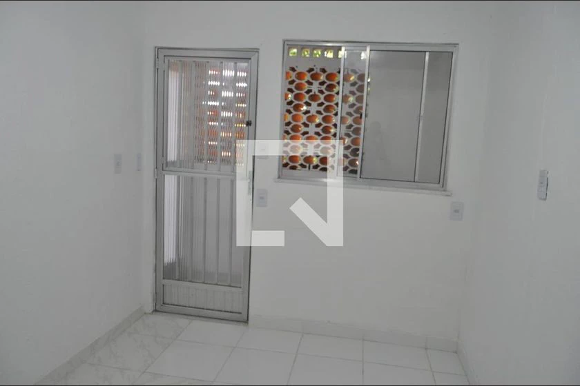 1-bedroom apartment with a private garden — photo 12