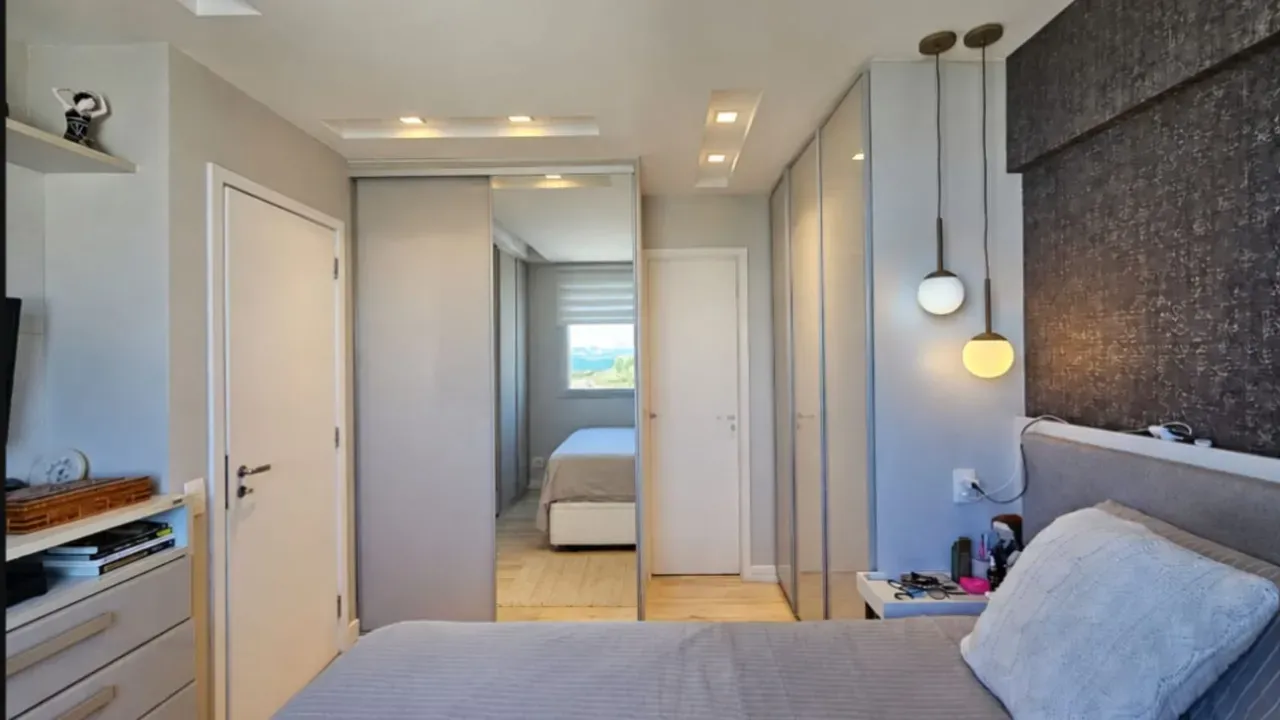 Balcony with a grill in a 3-bedroom apartment, 250 m² — photo 12