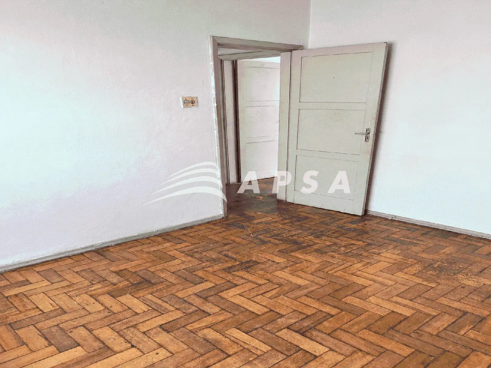 Apartment, 61 m², with wood or laminate floors — photo 19