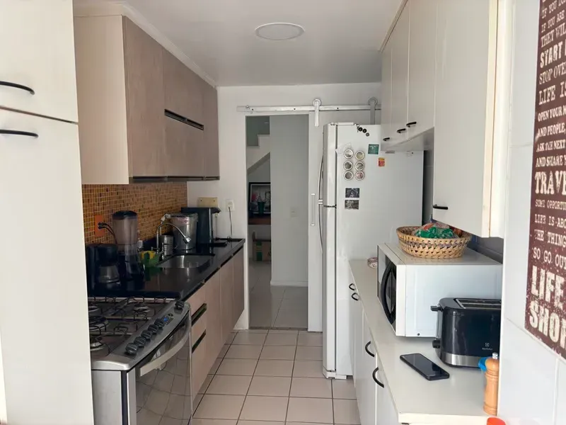 Apartamento sem mobília com cozinha americana a gás — photo 27