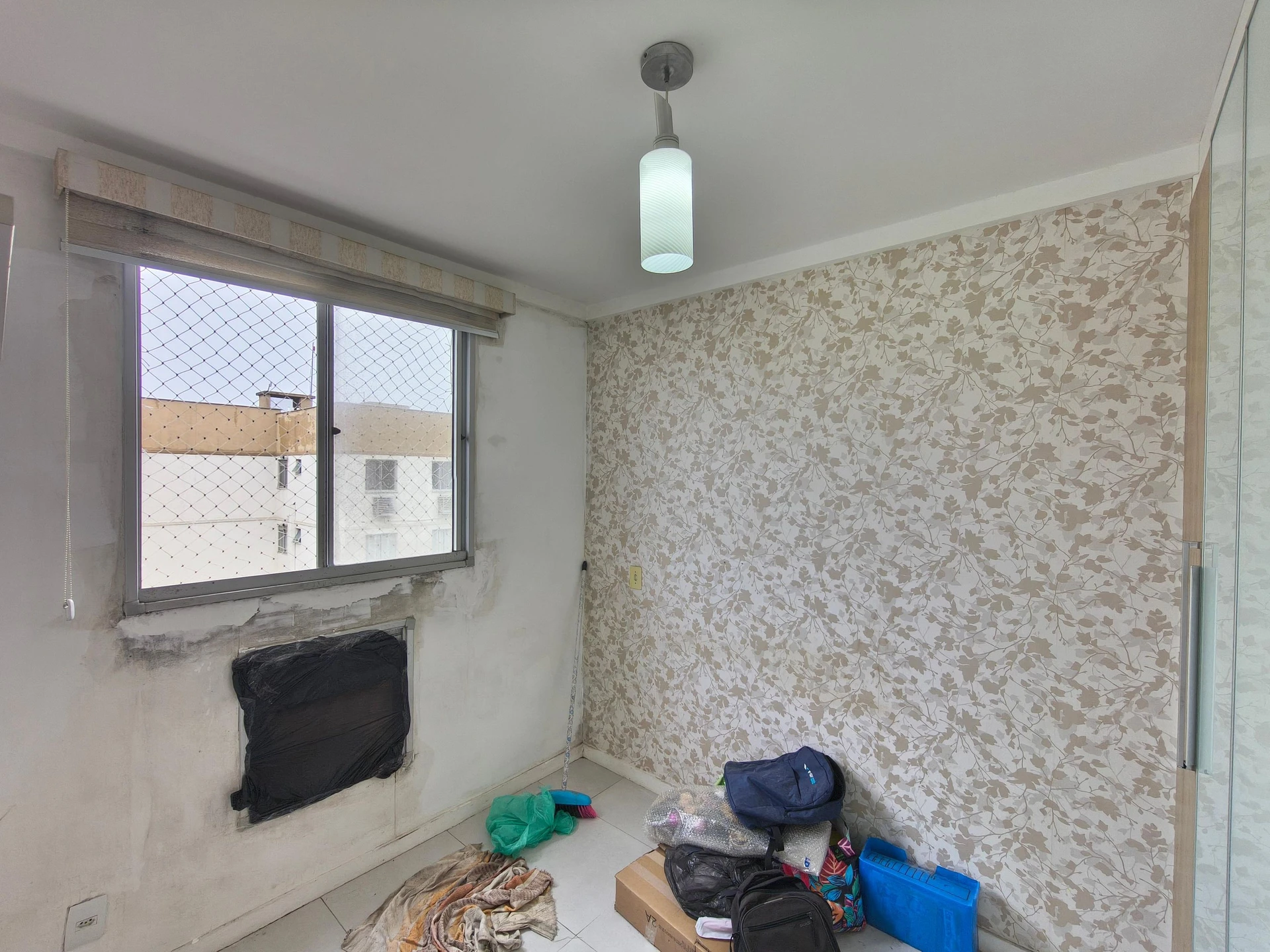 2-bedroom apartment in a building with a gym — photo 17