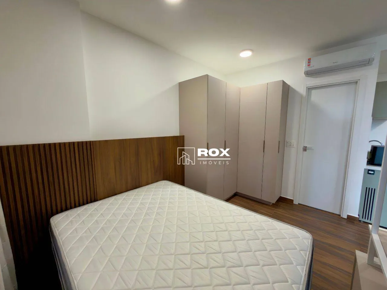 36 m² furnished studio with an open-plan kitchen — photo 7