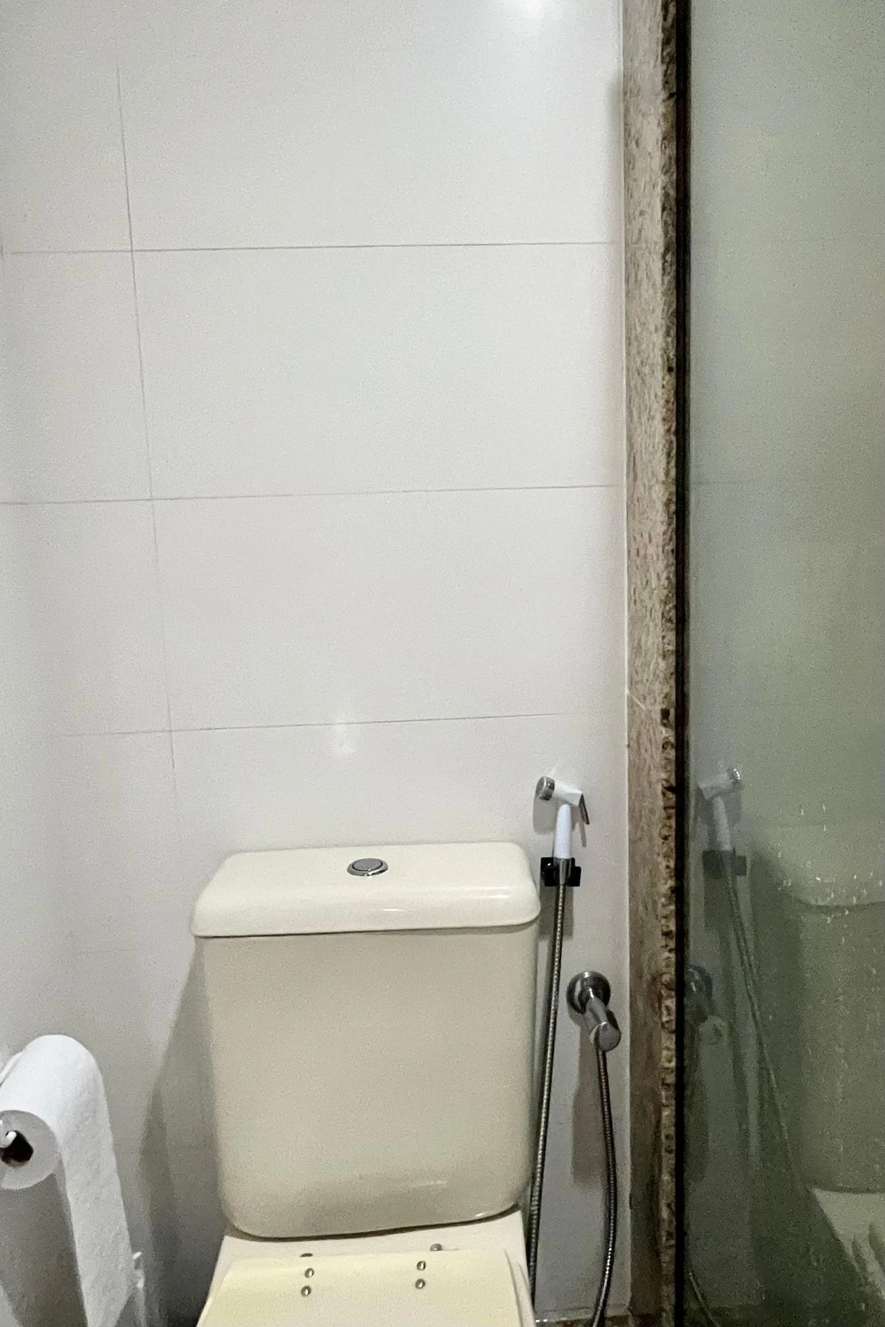 Furnished 1-bedroom apartment with pet-friendly policy — photo 39