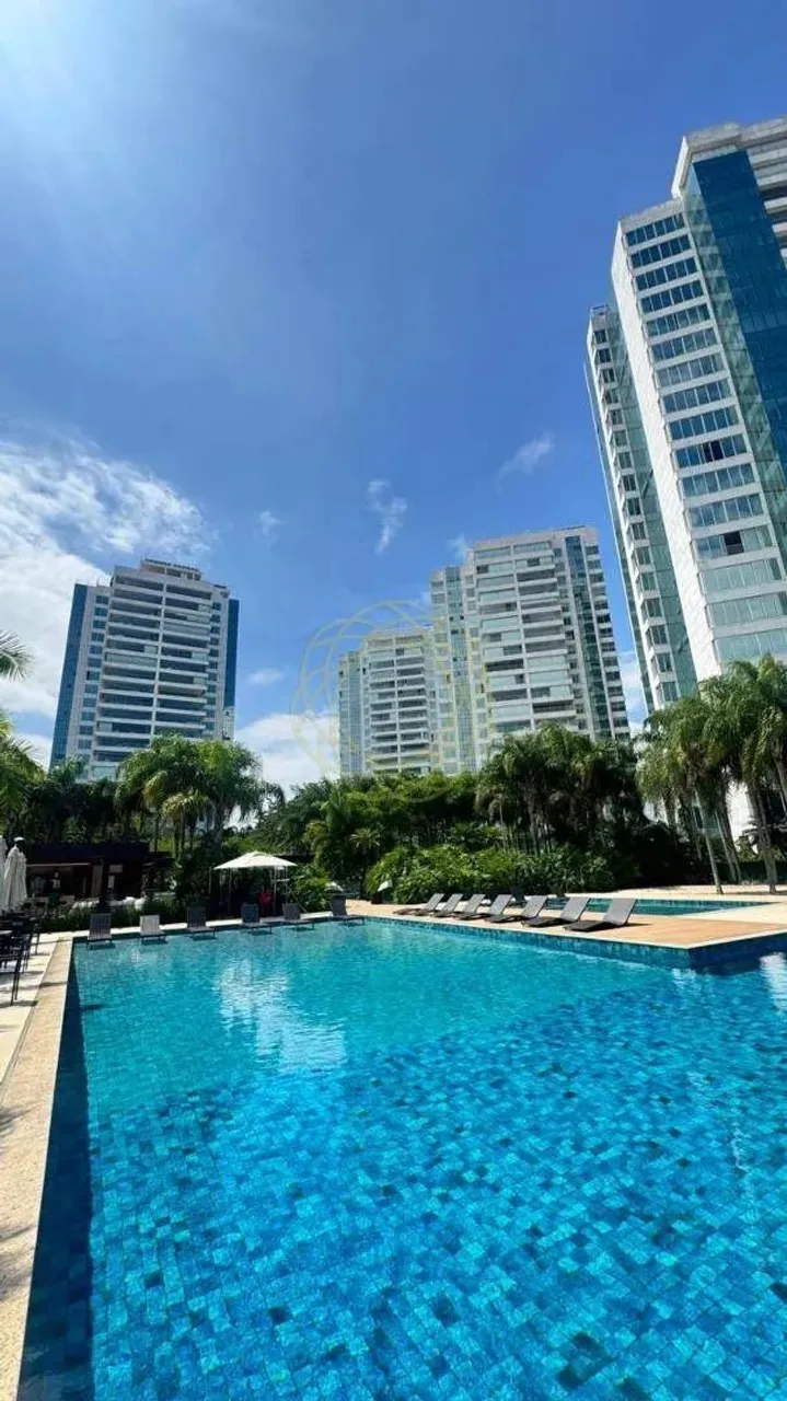 Furnished apartment with 4 bedrooms and 381 m² — photo 18
