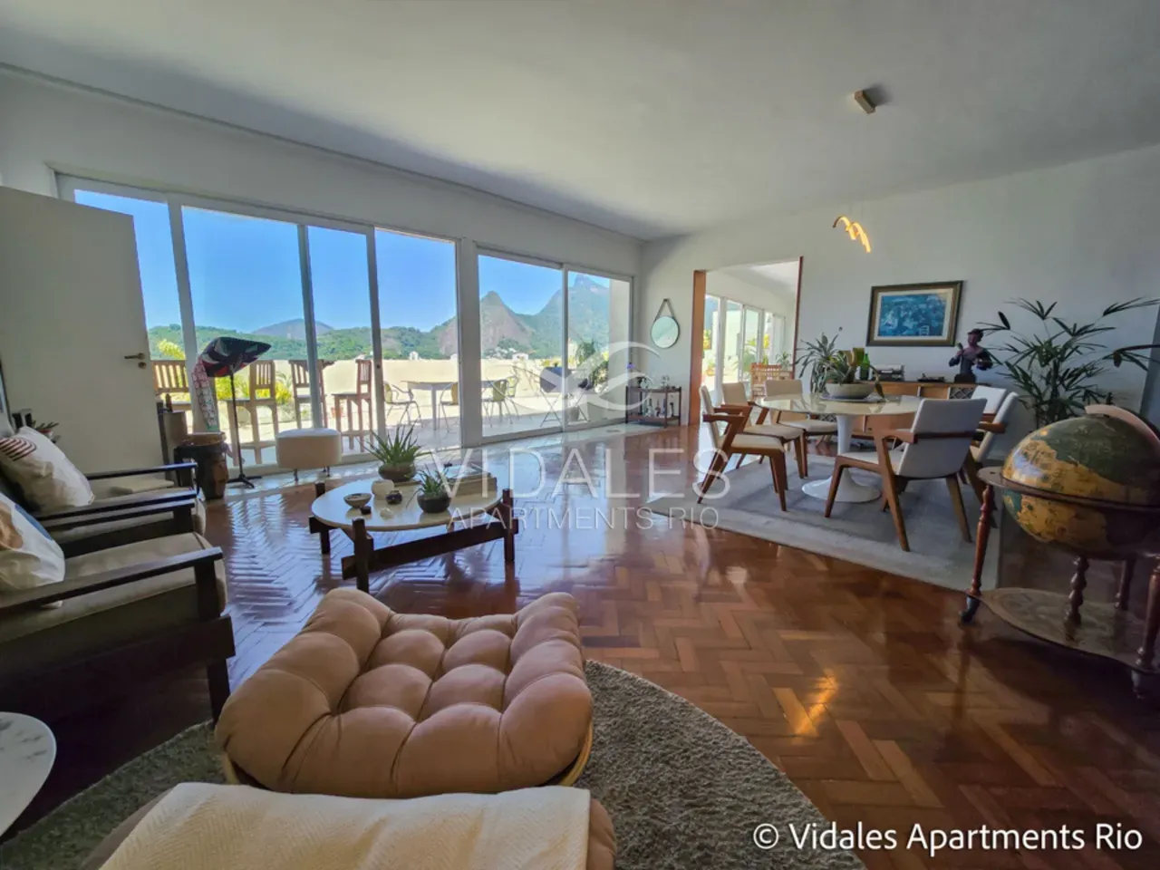 Furnished 715 m² apartment with 4 en-suite bedrooms — photo 22