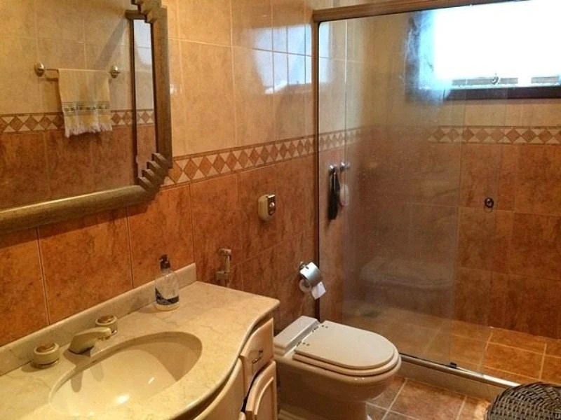 Furnished house 945 m² with 4 bedrooms and 5 bathrooms — photo 12