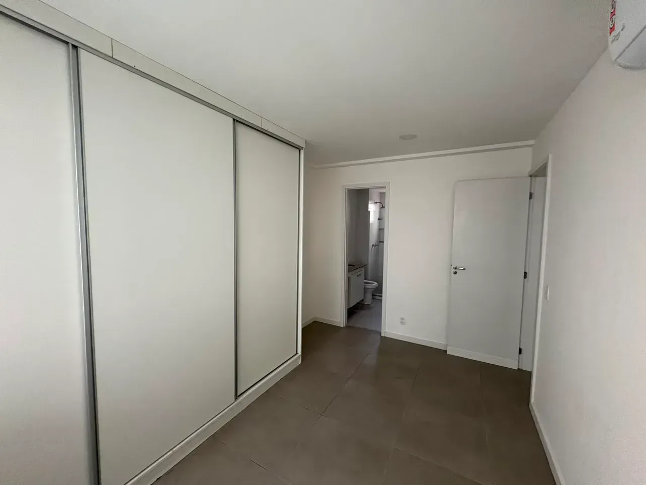 Apartamento sem mobília com 3 quartos e 2 banheiros — photo 3