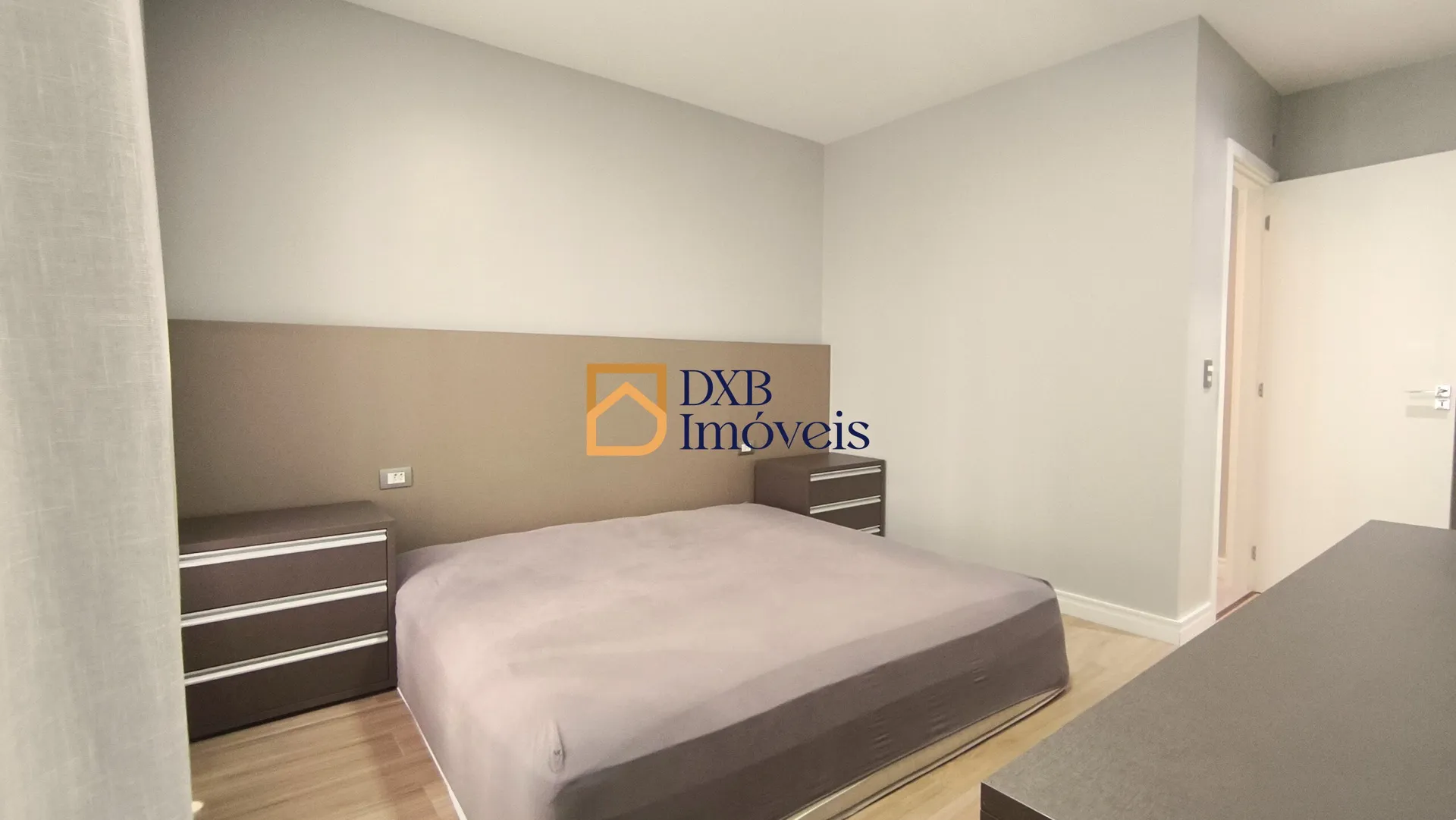 2 en-suite bedroom apartment with open-plan kitchen — photo 10