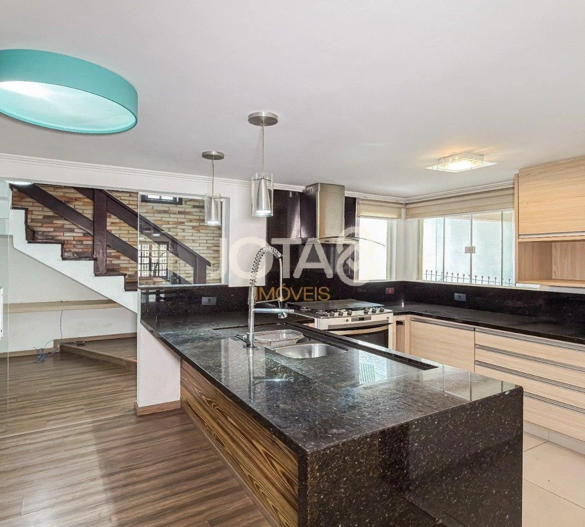 Ванна та 3 спальні: будинок 300 м² — photo 2