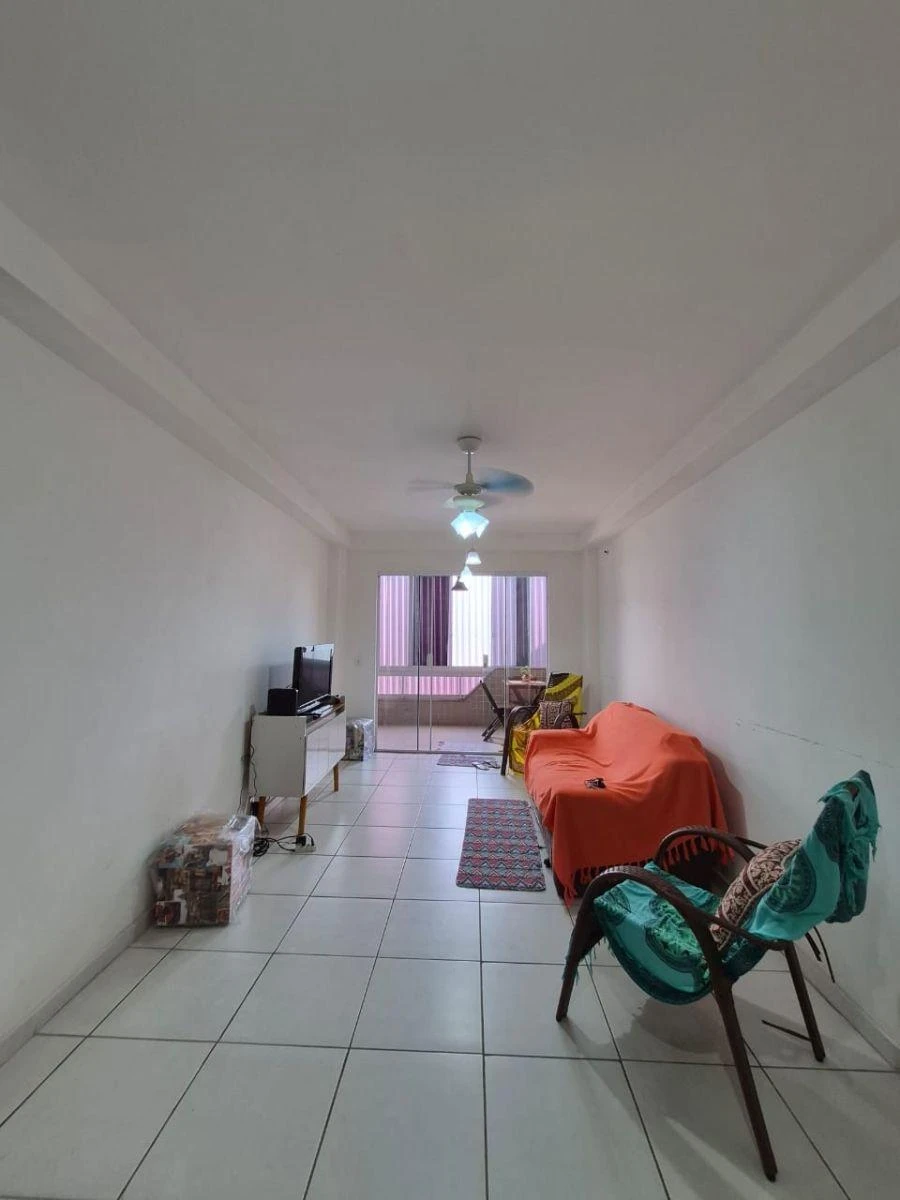 Furnished 3-bedroom apartment with enclosed glass balcony — photo 8