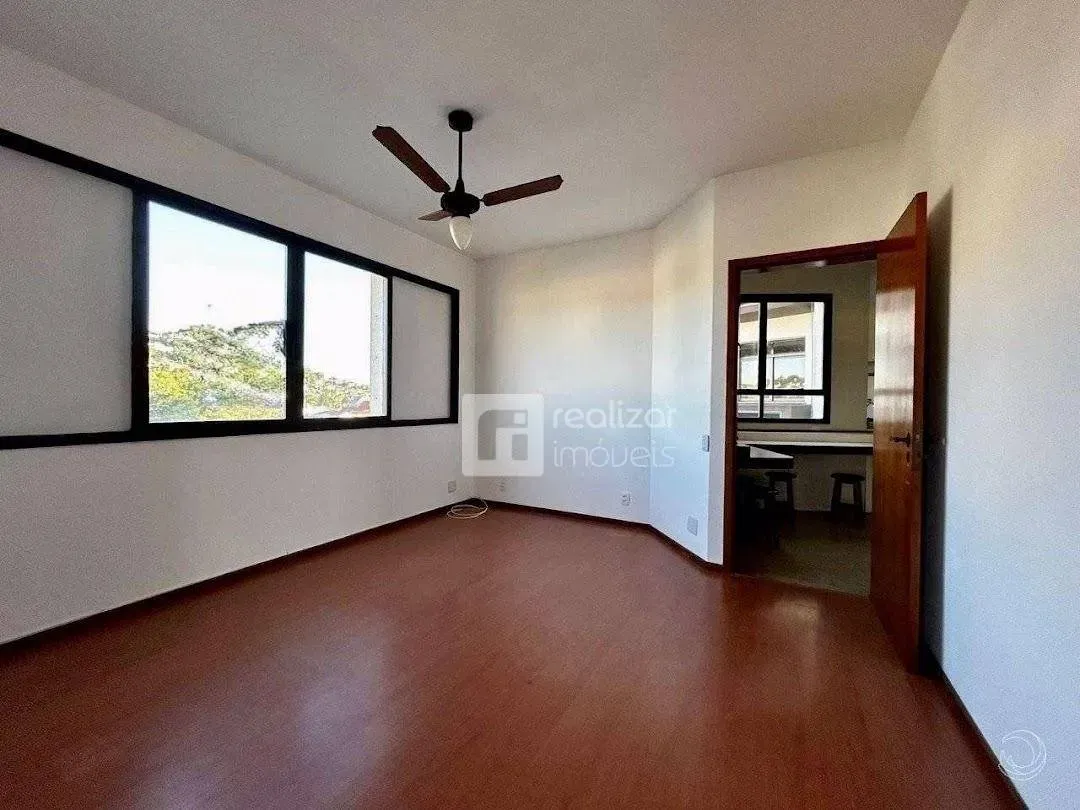 4-bedroom apartment with 3 en-suite baths and 303 m² — photo 20