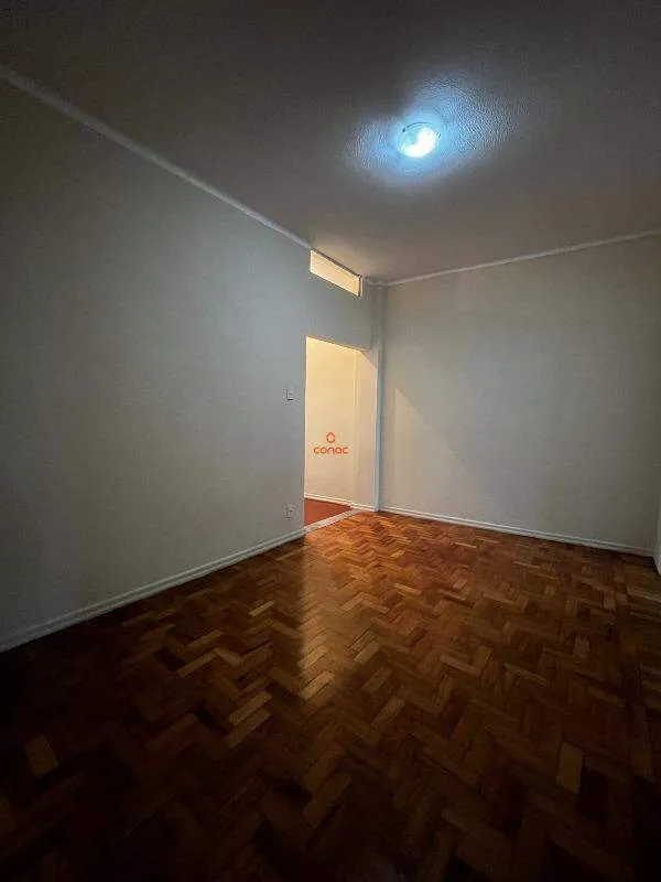 2-bedroom apartment with wood or laminate floors — photo 11