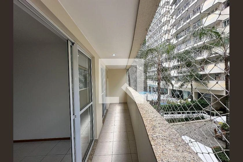3-bedroom apartment in a building with a gym — photo 16