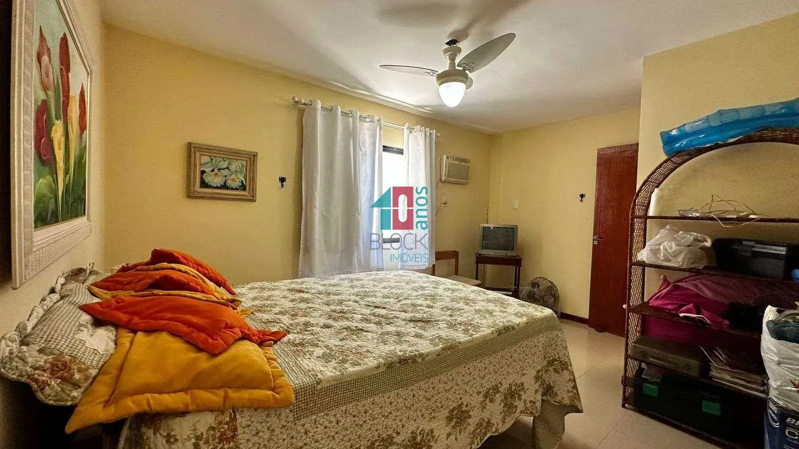 Washing machine in a 2-bedroom apartment, 208 m² — photo 11