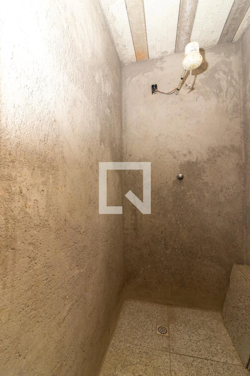 Casa sem mobília com 3 quartos e 3 banheiros, precisa reformar — photo 23