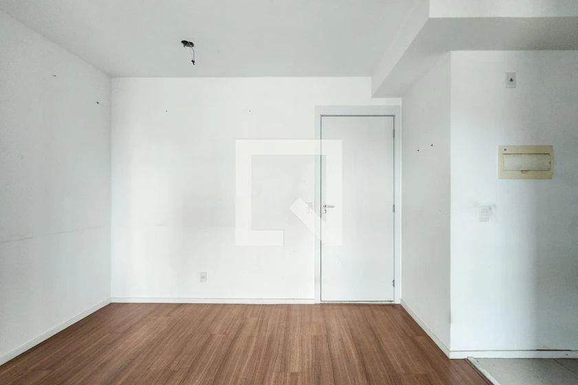 2-bedroom apartment in a building with a gym — photo 33