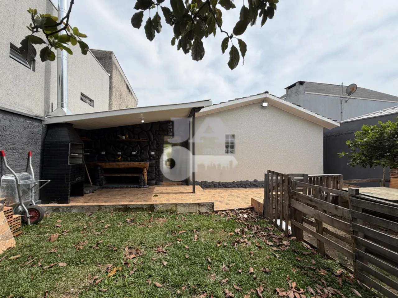 2-bedroom house with a grill on the balcony in Curitiba — photo 2