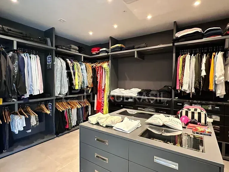Casa moderna com 3 quartos e 5 vagas de garagem — photo 46