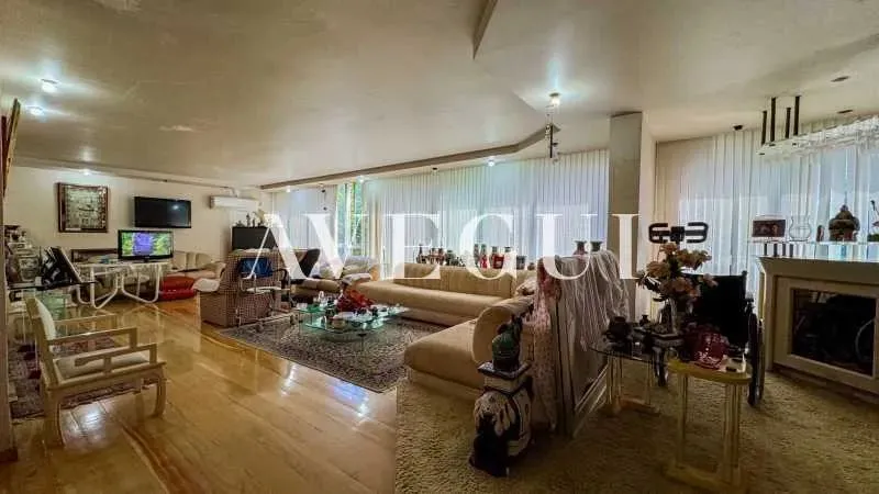 Residential apartment with 4 bedrooms and separate kitchen — photo 11