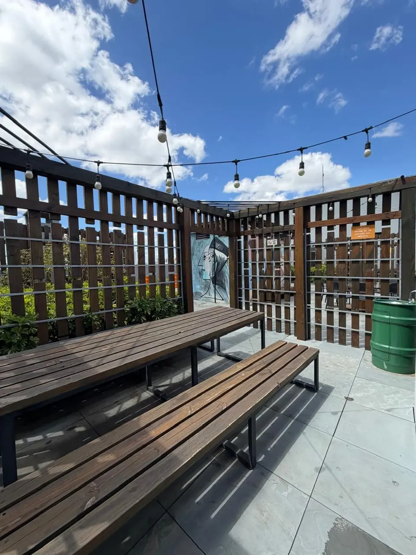 Furnished 1-bedroom apartment with balcony and barbecue — photo 36