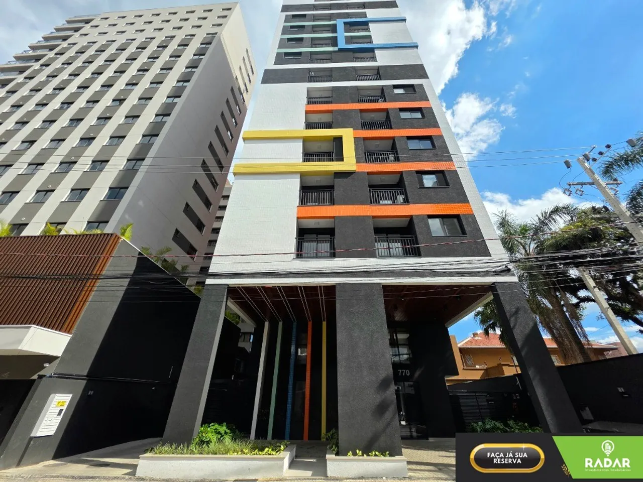 Furnished 2-bedroom apartment with open-plan kitchen — photo 18