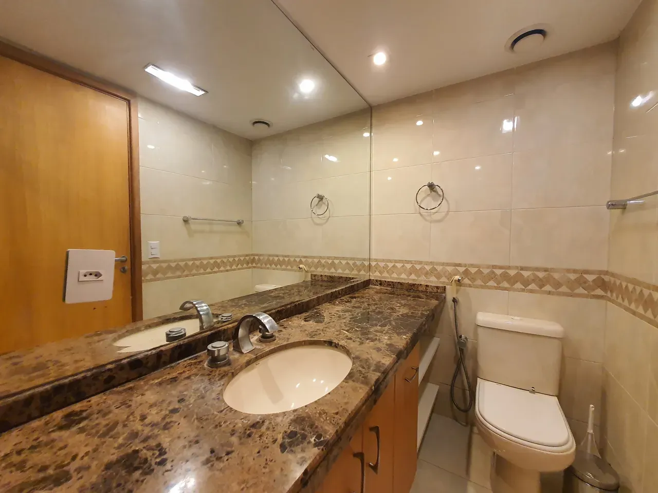Park view in a 2-bedroom apartment, 90 m² — photo 41
