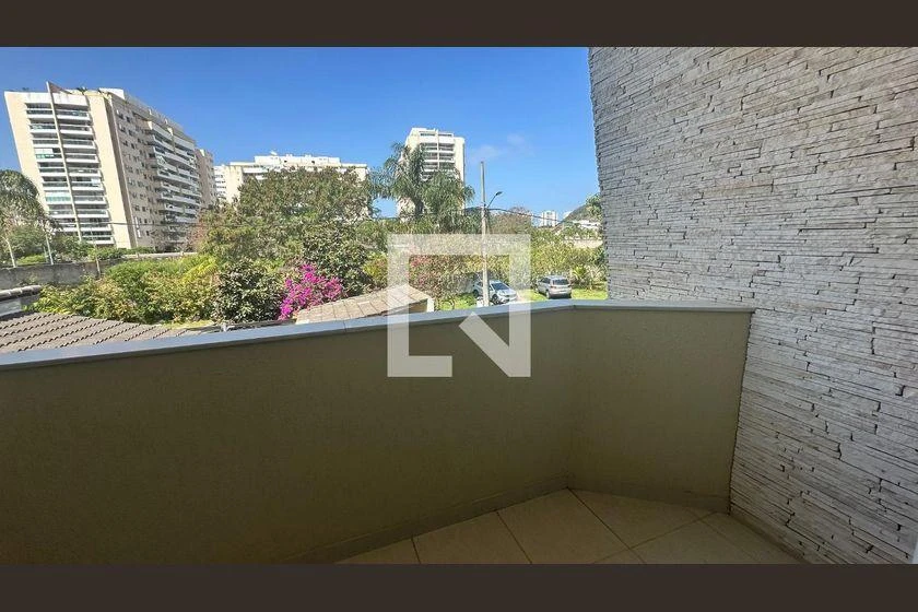 Condominium house with 5 en-suite bedrooms and pool — photo 36