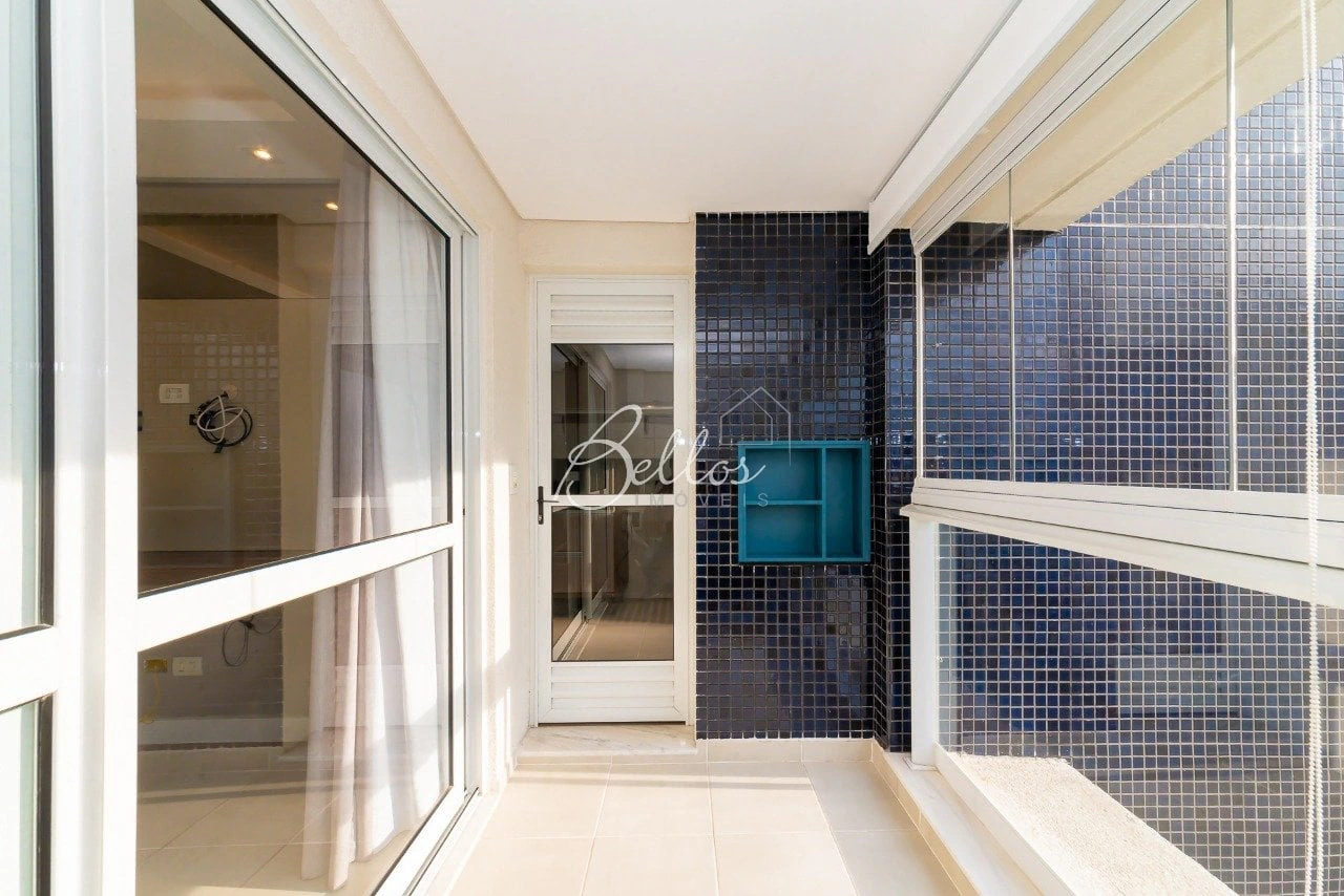 Apartment, 77 m², with a glass-enclosed balcony — photo 23