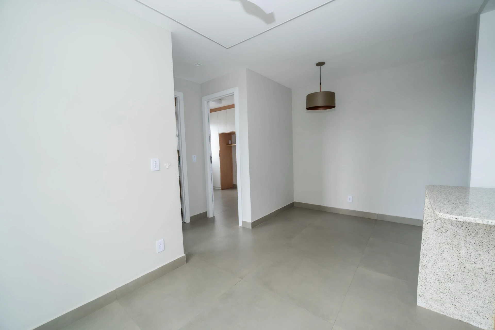 2-bedroom apartment in a building with a gym — photo 26
