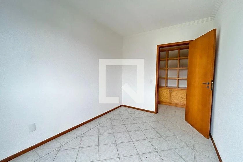 5-bedroom apartment with a bathtub in Florianópolis — photo 16