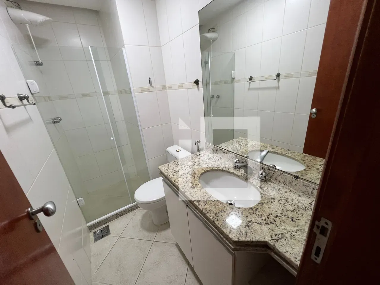 3-bedroom apartment, 1 with its own bathroom, 85 m² — photo 6