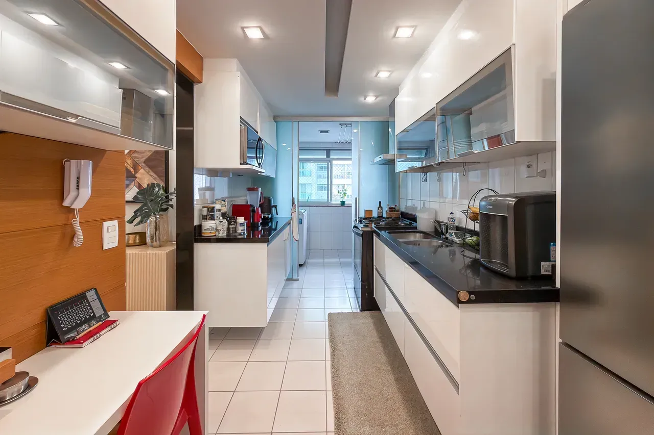 Furnished 3-bedroom apartment with 4 bathrooms — photo 6