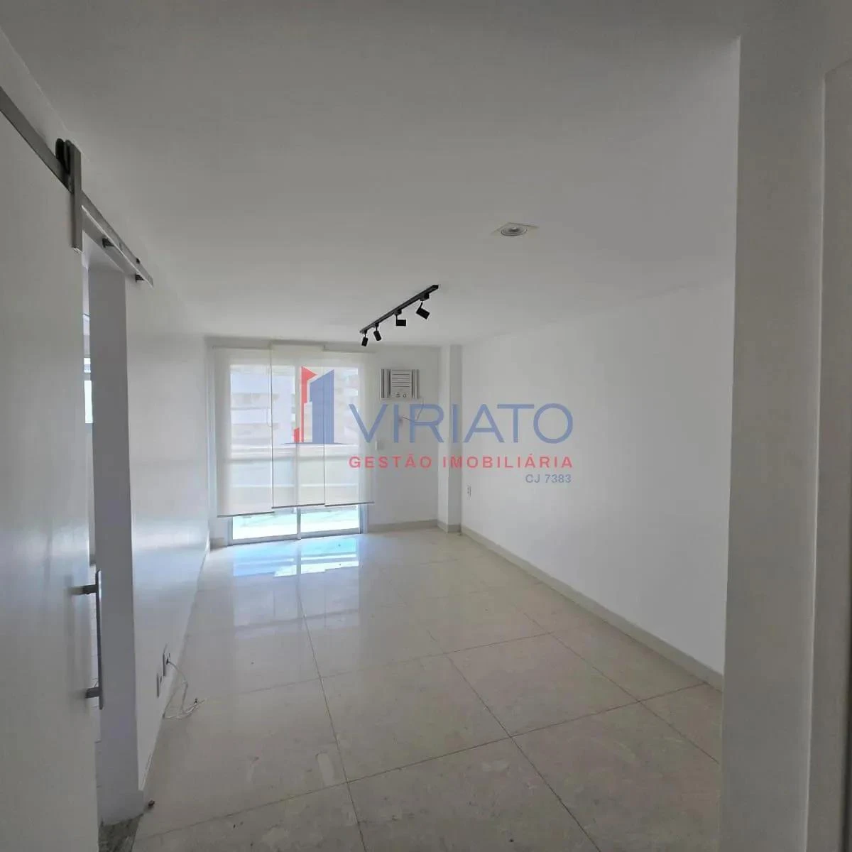 Apartment with 5 bedrooms and 2 bathrooms plus a balcony — photo 12