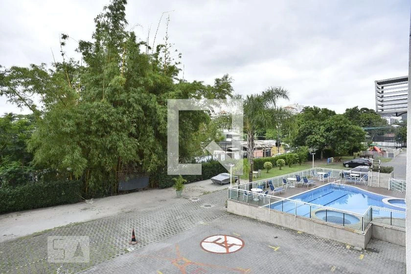 Apartamento de 2 quartos em condomínio com piscina — photo 27