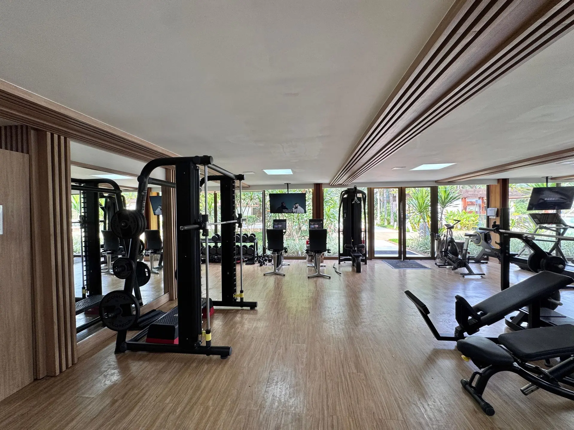 Apartamento mobiliado com 3 suítes e 4 vagas — photo 101