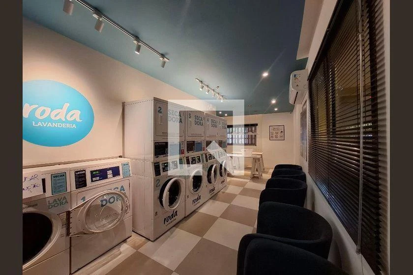 Apartamento de 1 dormitorio con cocina abierta y balcón — photo 20