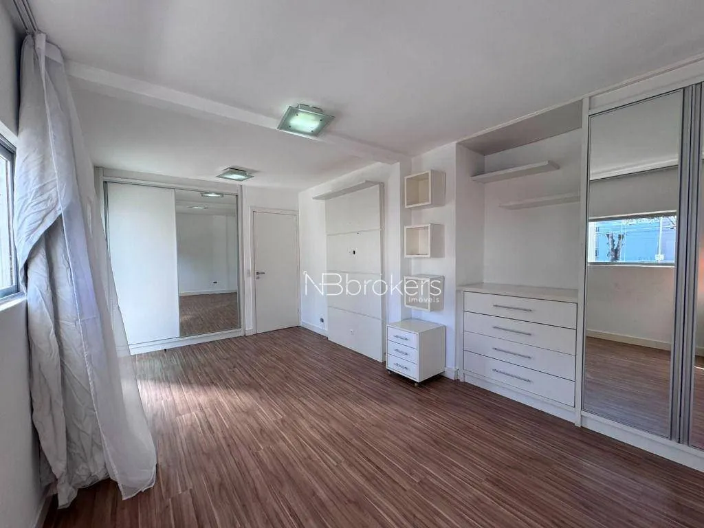 Furnished house, 180 m², with a bathtub — photo 15