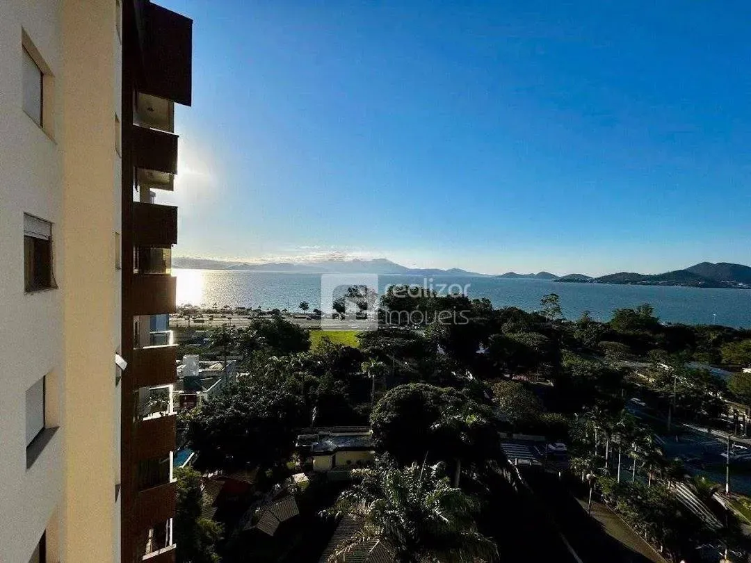 4-bedroom apartment with 3 en-suite baths and 303 m² — photo 40