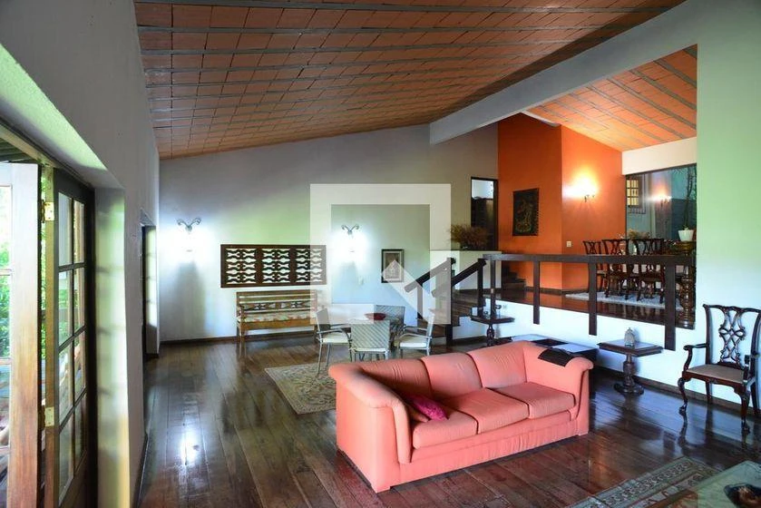 House, 530 m², with a home office