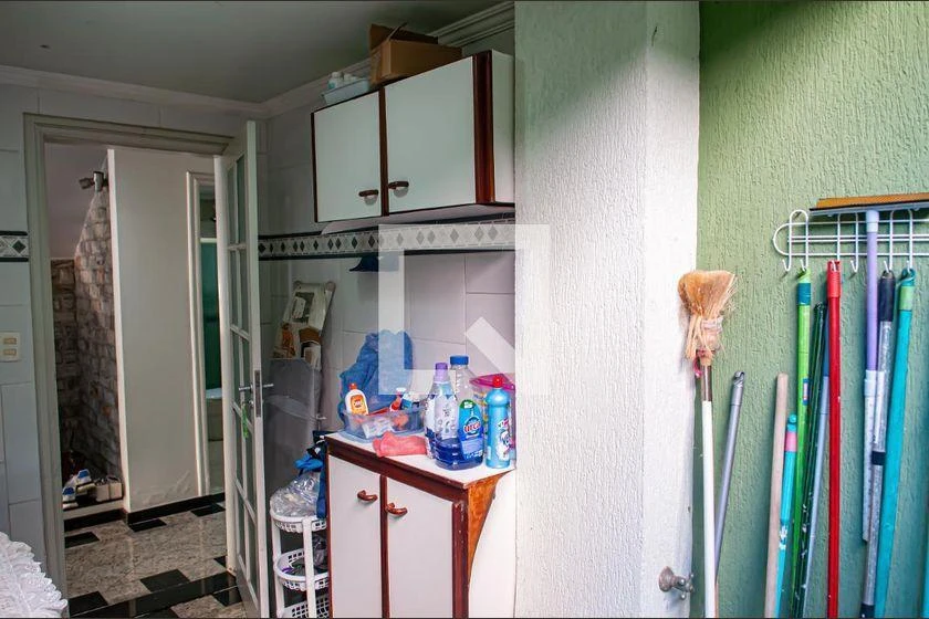 House 400 m² with 4 bedrooms, 2 en-suites, 4 parking spots — photo 47