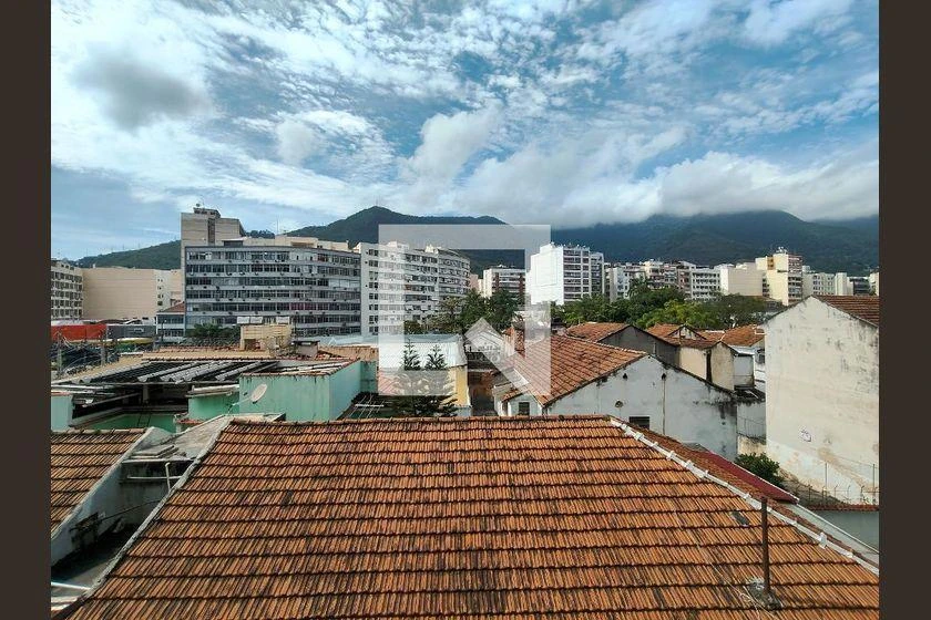 Квартира 69 м² із заскленим балконом та видом на гори — photo 37