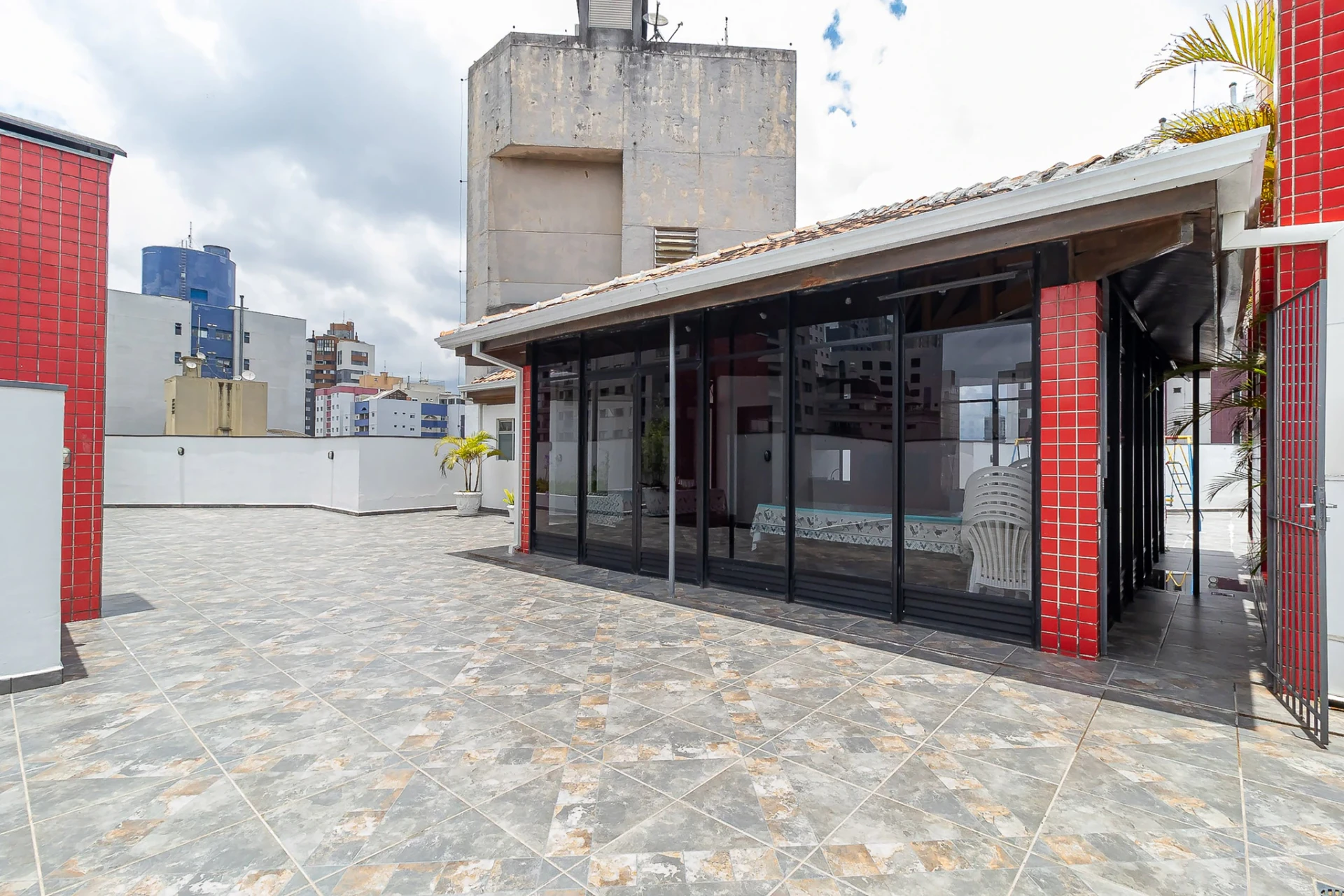 Apartamento com 2 quartos e churrasqueira privativa na sacada — photo 19