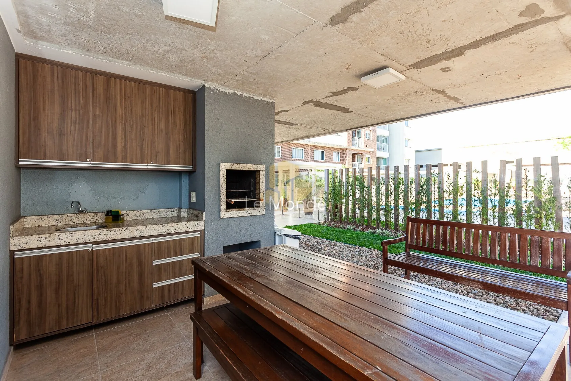 2-bedroom apartment with a balcony — photo 17
