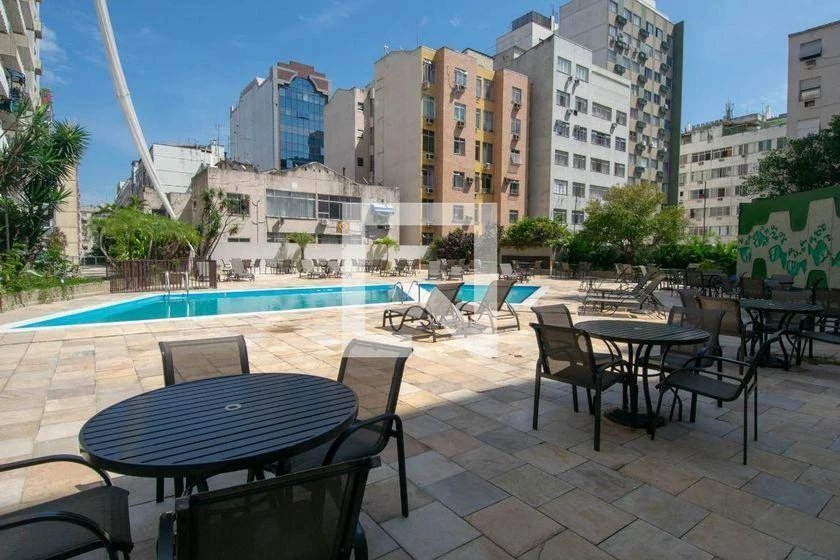 Furnished 76 m² apartment with 2 bedrooms and suite — photo 42