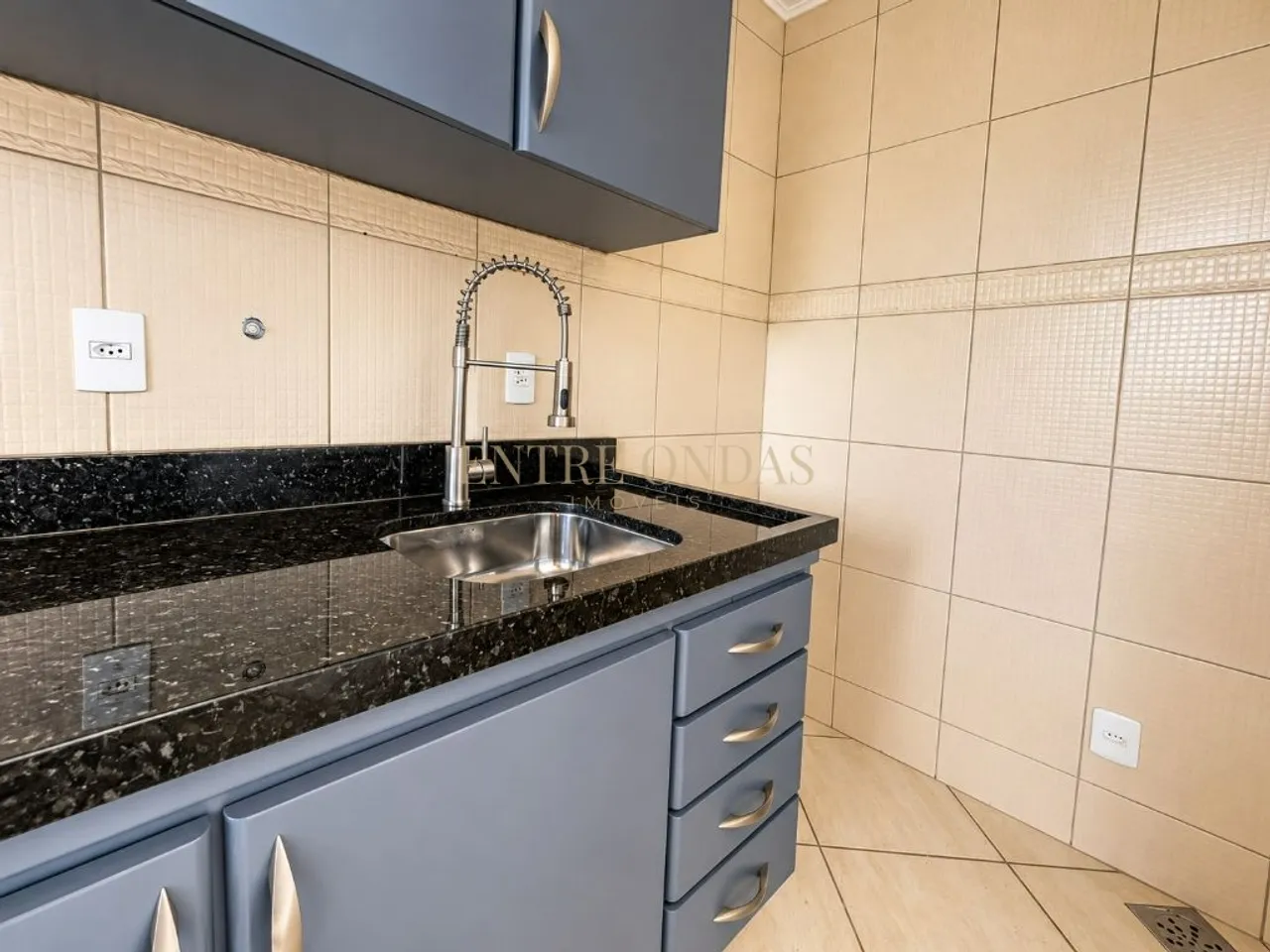 One-bedroom, 46 m² apartment in Florianópolis — photo 5
