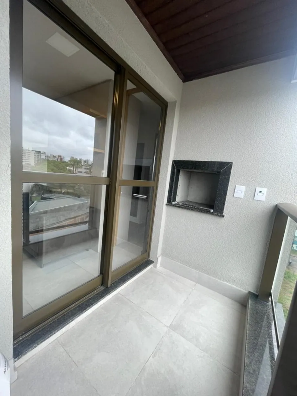 Estudio amueblado con cocina abierta a gas y balcón — photo 10