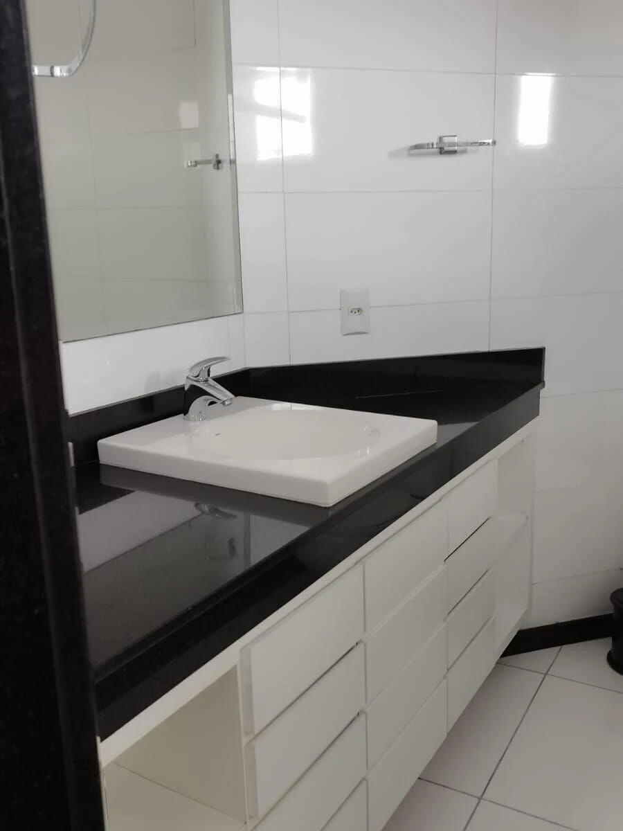 147 m² house with a bathtub and a washing machine — photo 17