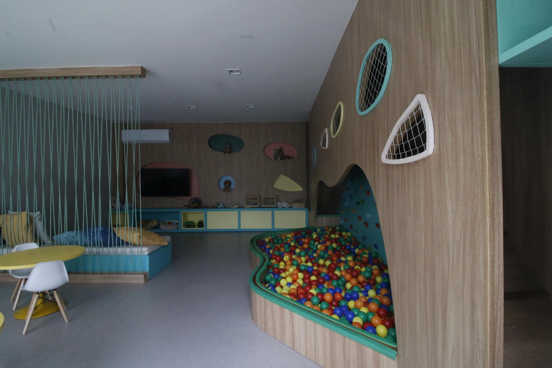 Washing machine in a 2-bedroom apartment, 41 m² — photo 30