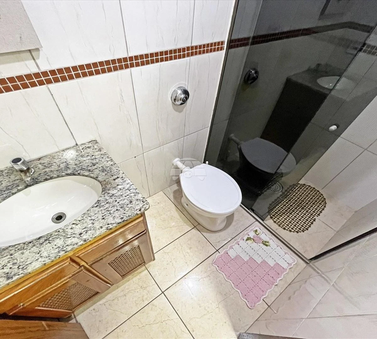 3-bedroom apartment with wood or laminate floors in Curitiba — photo 17