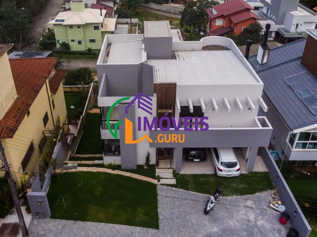 Condominium house with 5 bedrooms and 258 m²